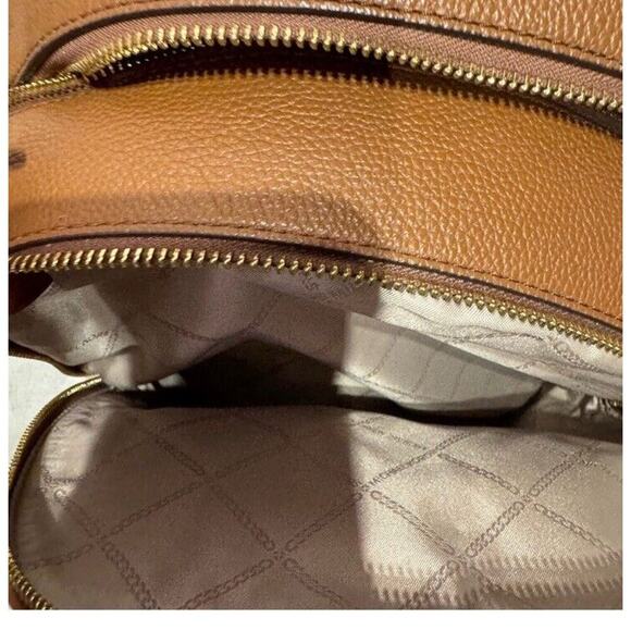 NWOT Michael Kors ‘Adina’ Backpack Tan Pebble Leather Gold Hardware Camel Brown - Picture 7 of 7